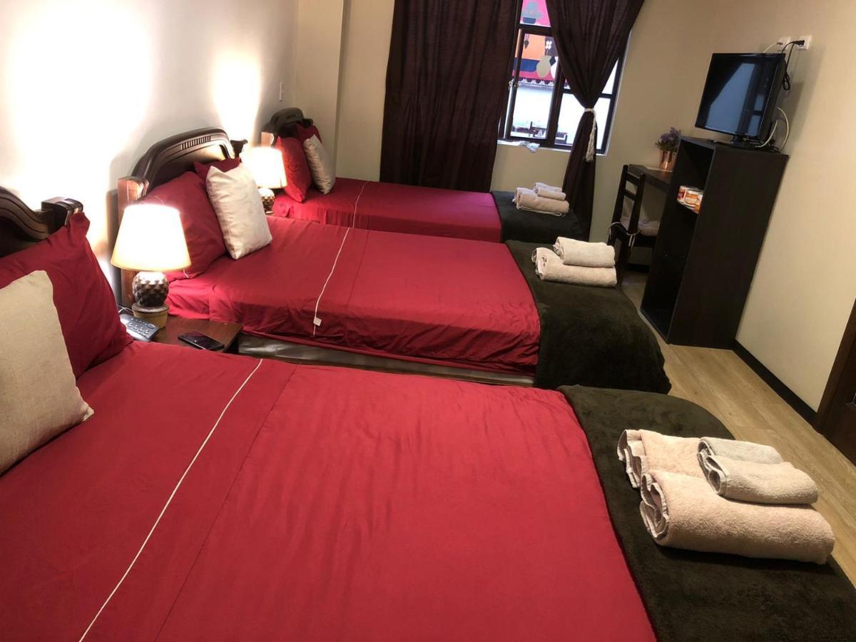 Hotel En El Centro Historico クエンカ エクステリア 写真