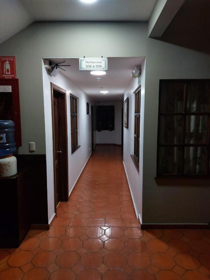 Hotel En El Centro Historico クエンカ エクステリア 写真