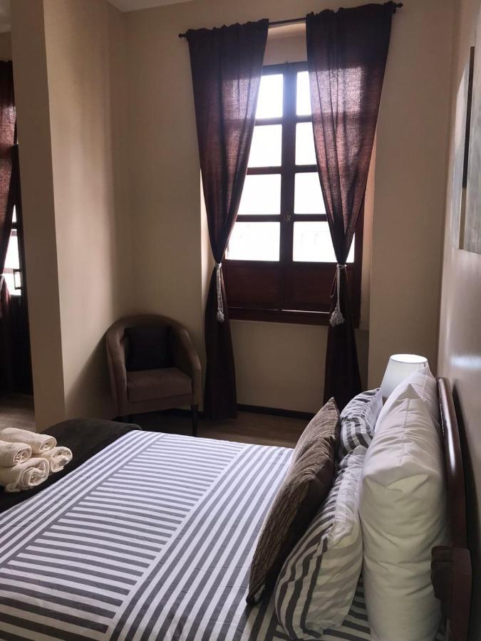 Hotel En El Centro Historico クエンカ エクステリア 写真